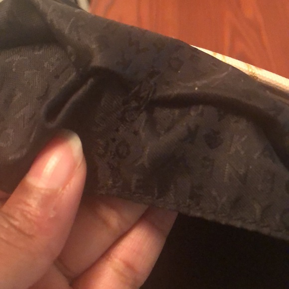 Spacious Kate Spade Tote - Picture 2 of 5